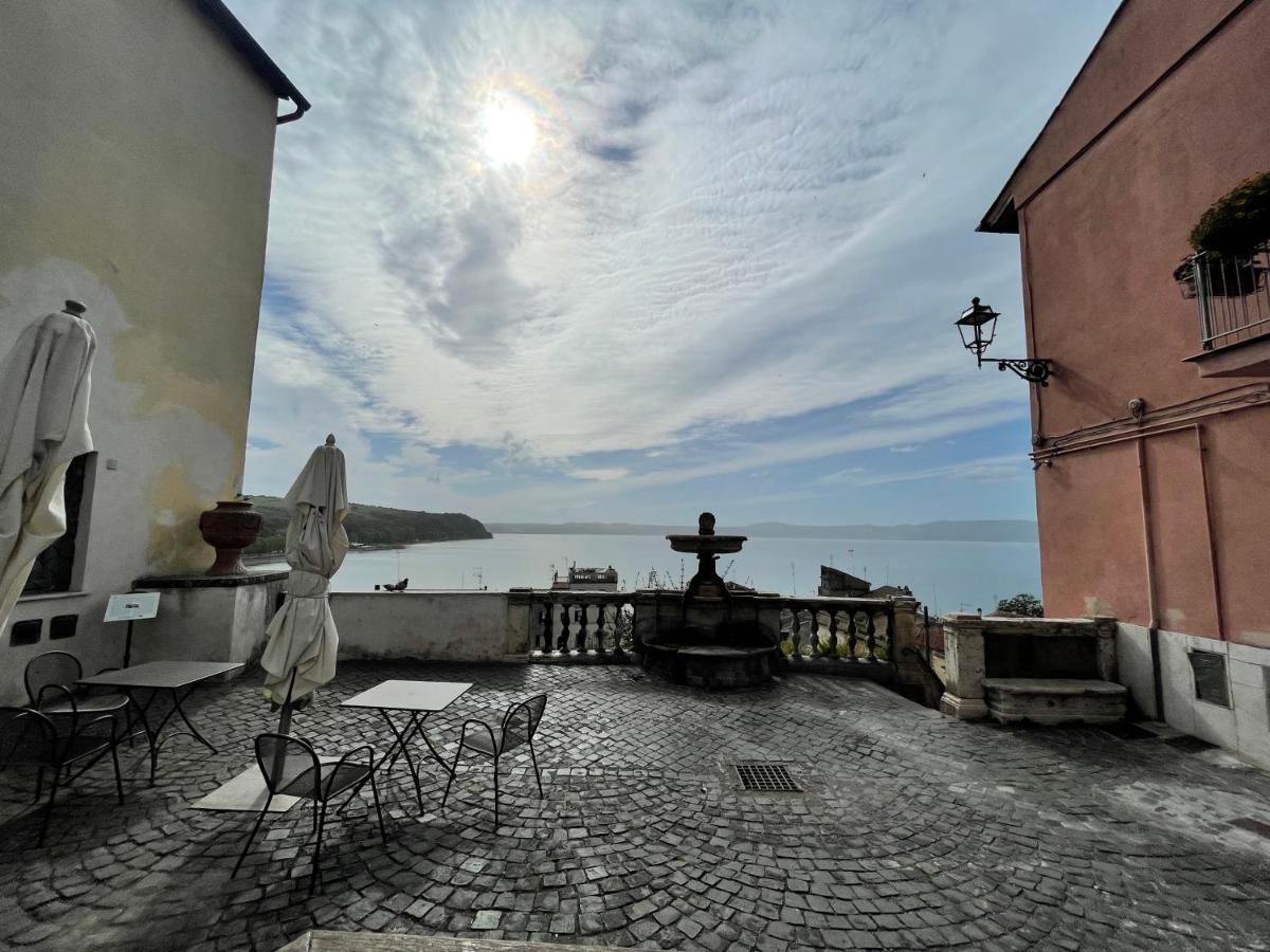 Eleganza In Centro Sul Lago - أنغويلارا سابازيا المظهر الخارجي الصورة