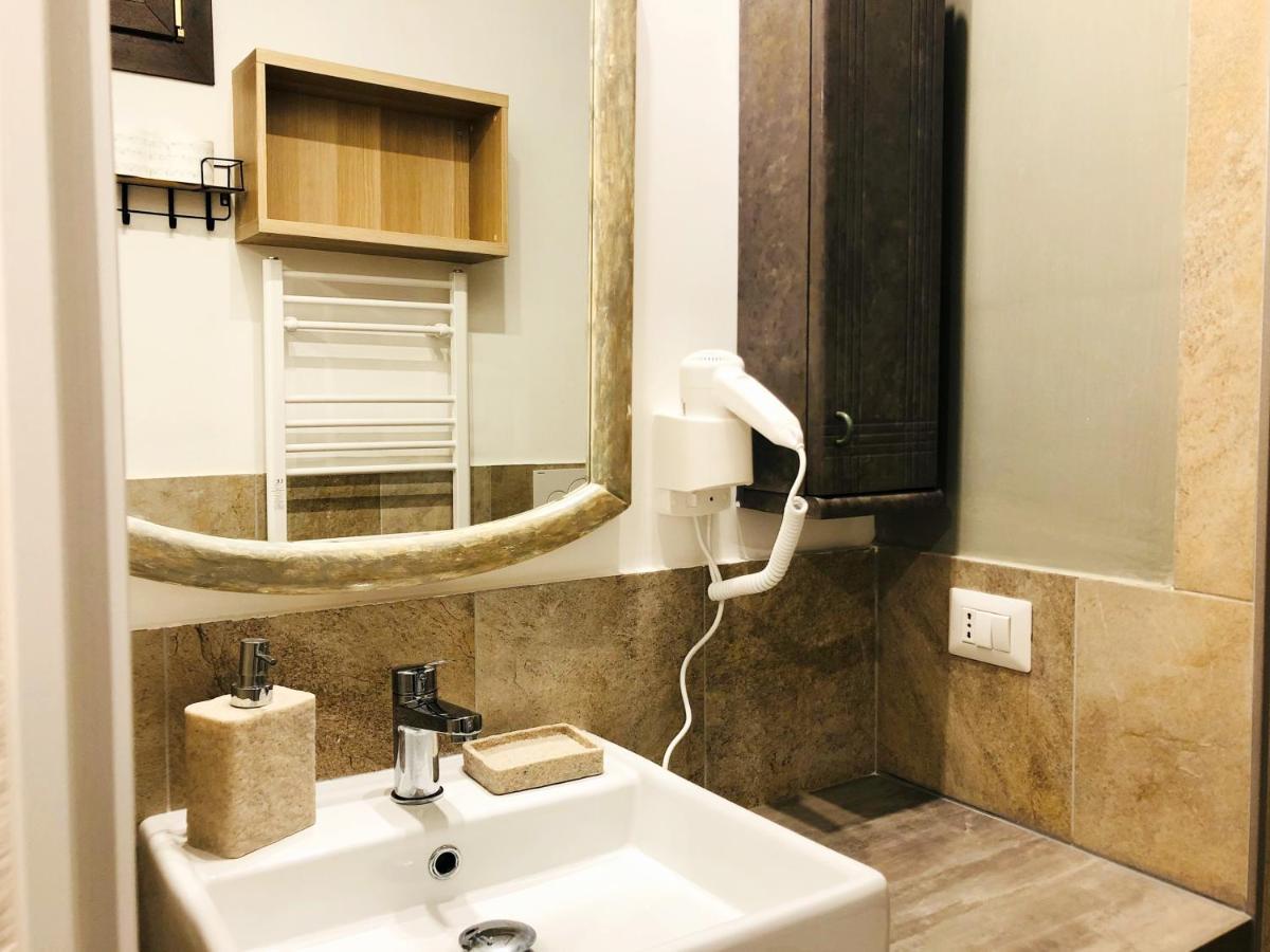 Eleganza In Centro Sul Lago - أنغويلارا سابازيا المظهر الخارجي الصورة
